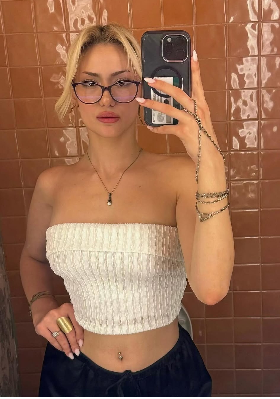 Akse Orosbu Bayan Escort Seyhan