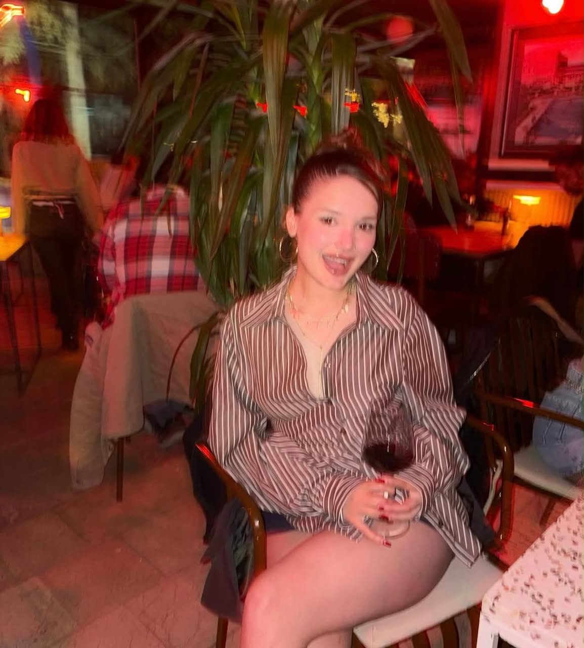 Şekerpınar Sadık Kadın Bayan Escort Safiye